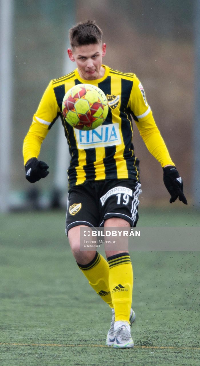 IFK Hässleholms Victor Ahlgren i träningsmatchen mellan