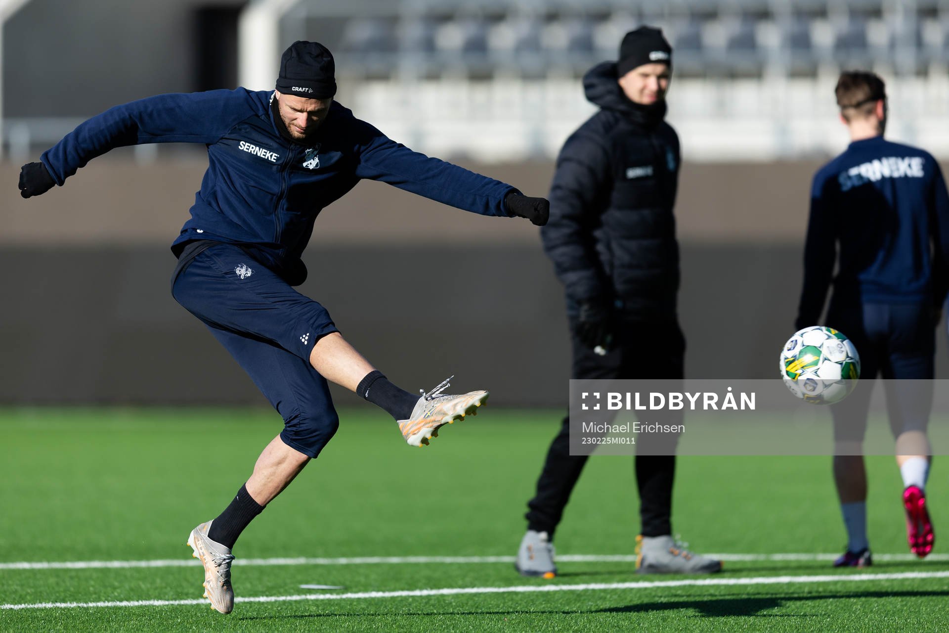IFK Göteborgs Marcus Berg med ett avslut under en träning med IFK Göteborg den 25 februari 2023 i Göteborg. 