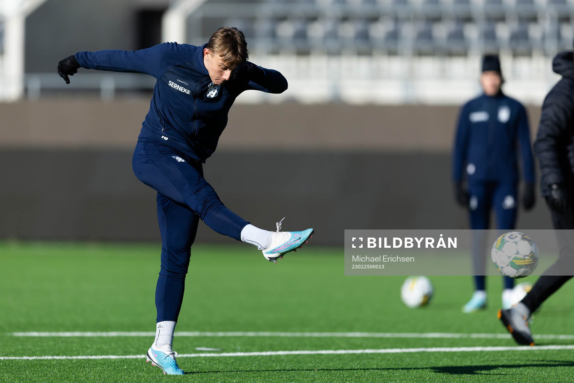 IFK Göteborgs Linus Carlstrand med ett avslut