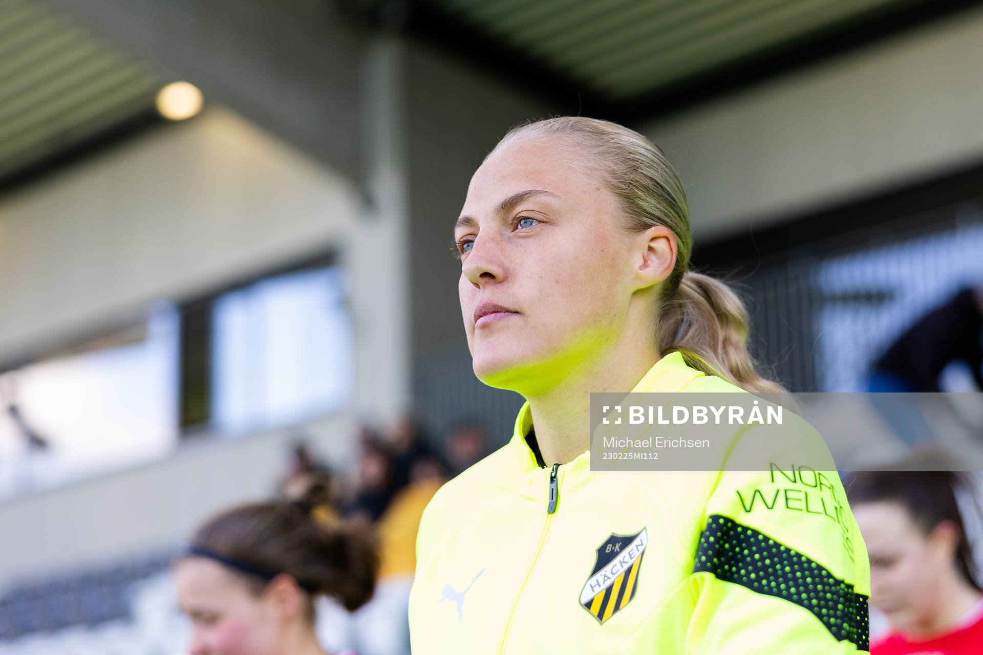 Häckens Elma Junttila Nelhage innan fotbollsmatchen i Svenska Cupen mellan Häcken och Örebro den 25 februari 2023 i Göteborg. 