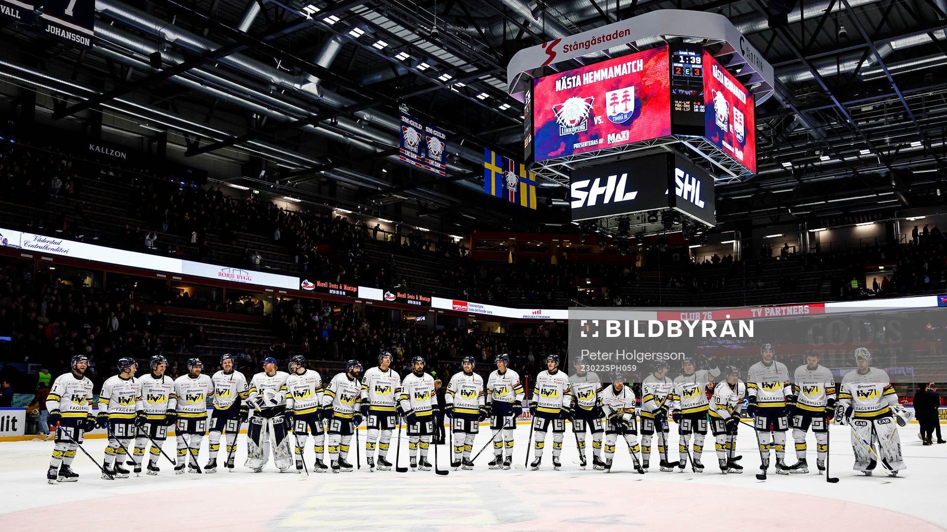 HV71s spelare jublar strax