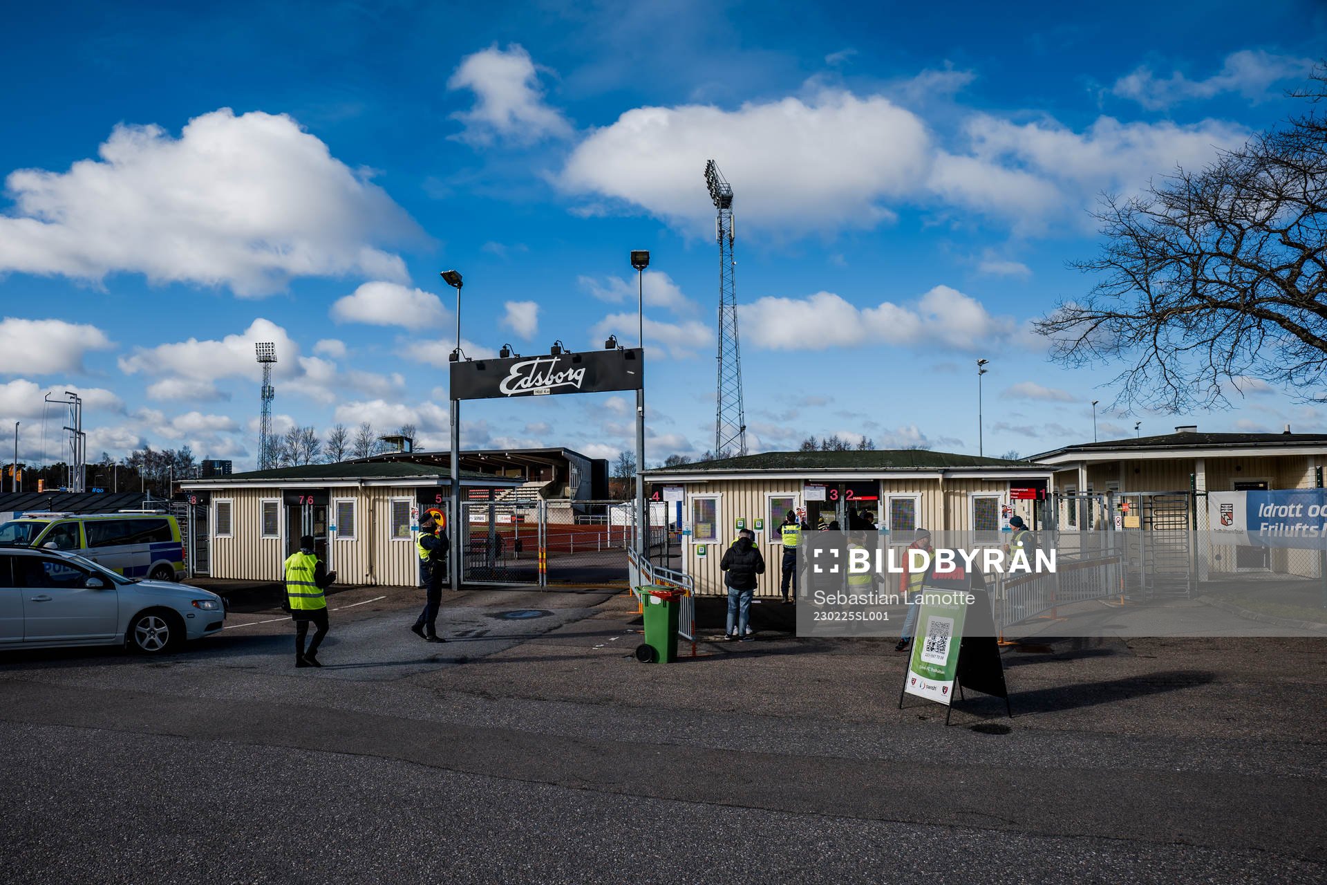 Utanför arenan