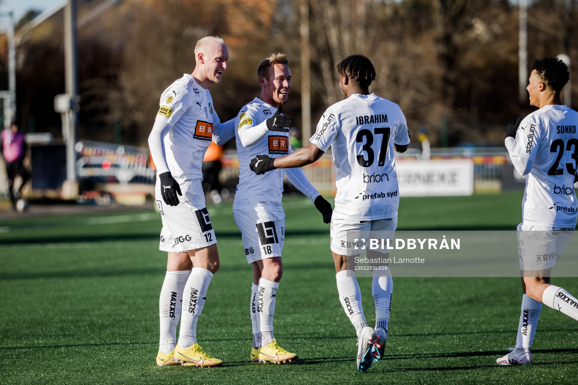 Häckens Mikkel Rygaard Jensen har gjort 0-3 och jublar