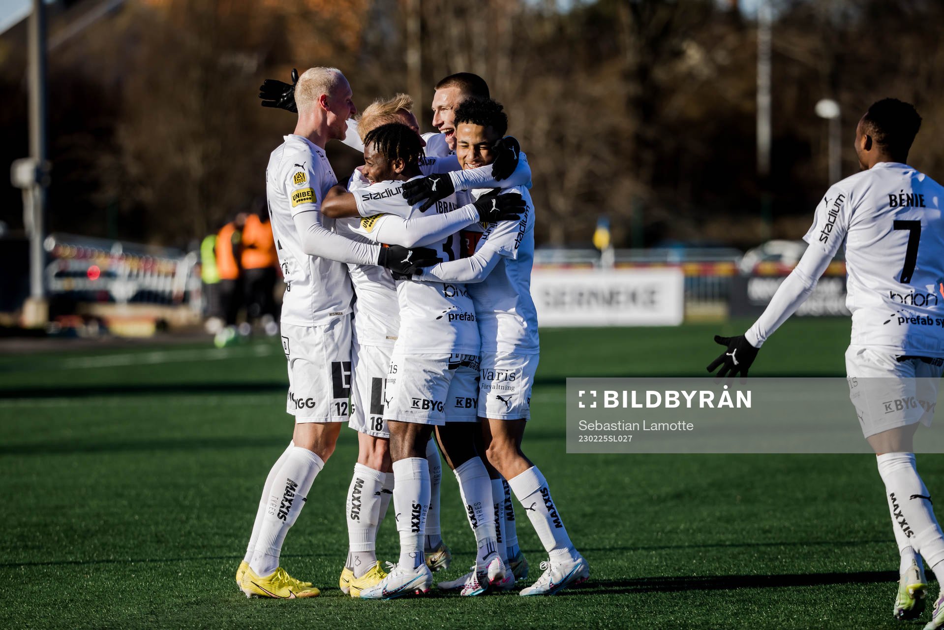 Häckens Mikkel Rygaard Jensen har gjort 0-3 och jublar