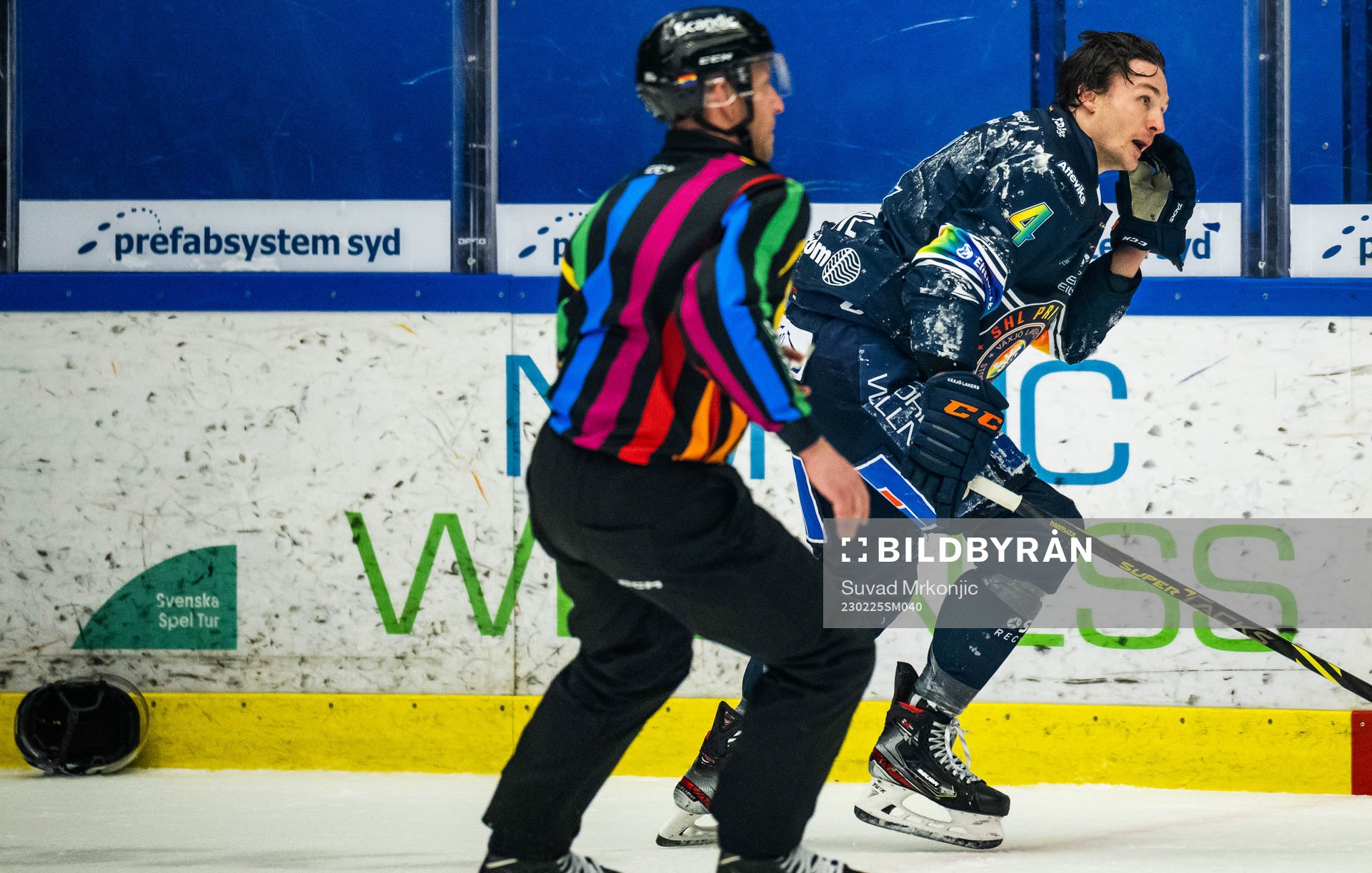 Växjös Keegan Lowe reagerar