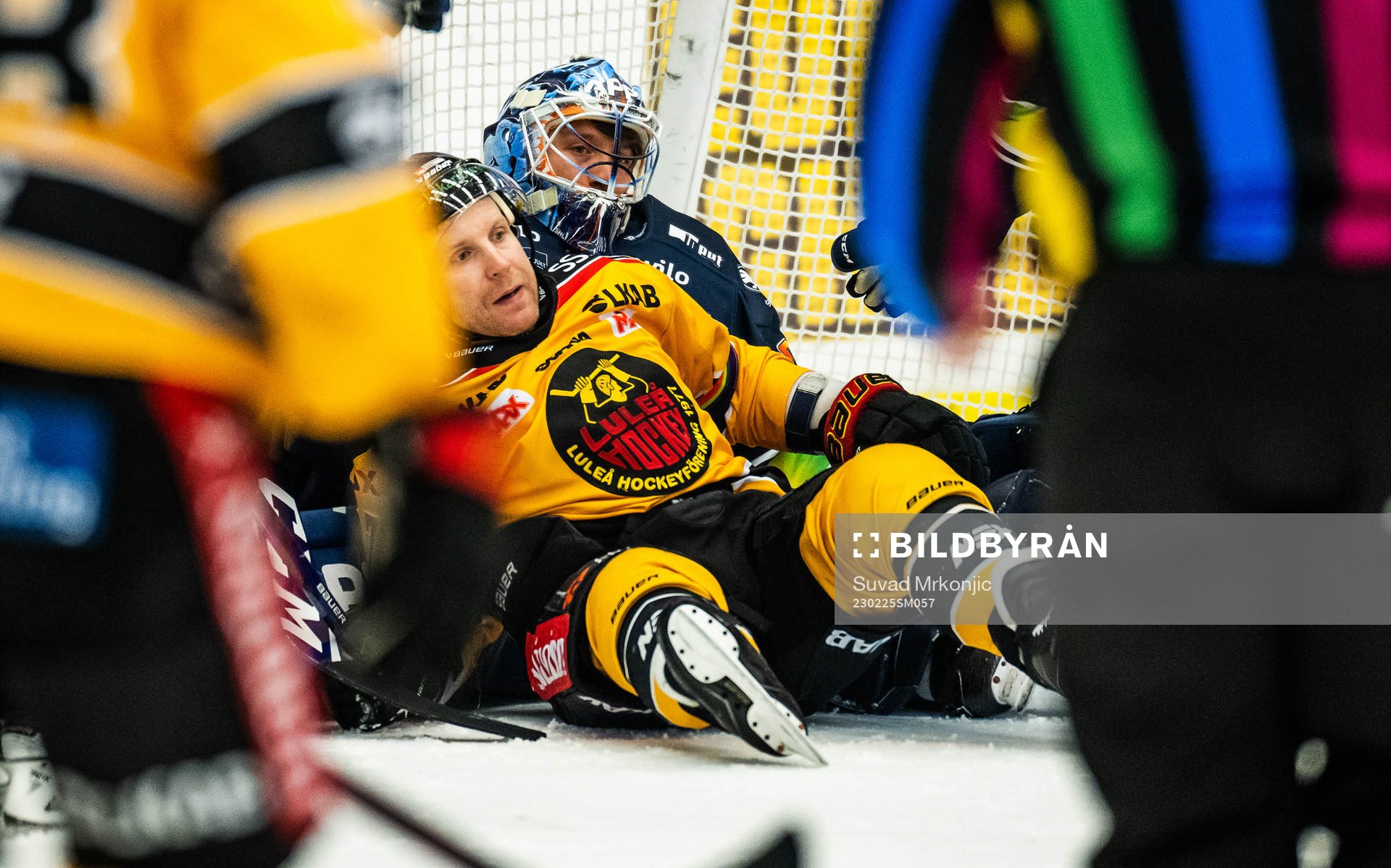 Växjös målvakt Emil Larmi och Luleås Leo Komarov