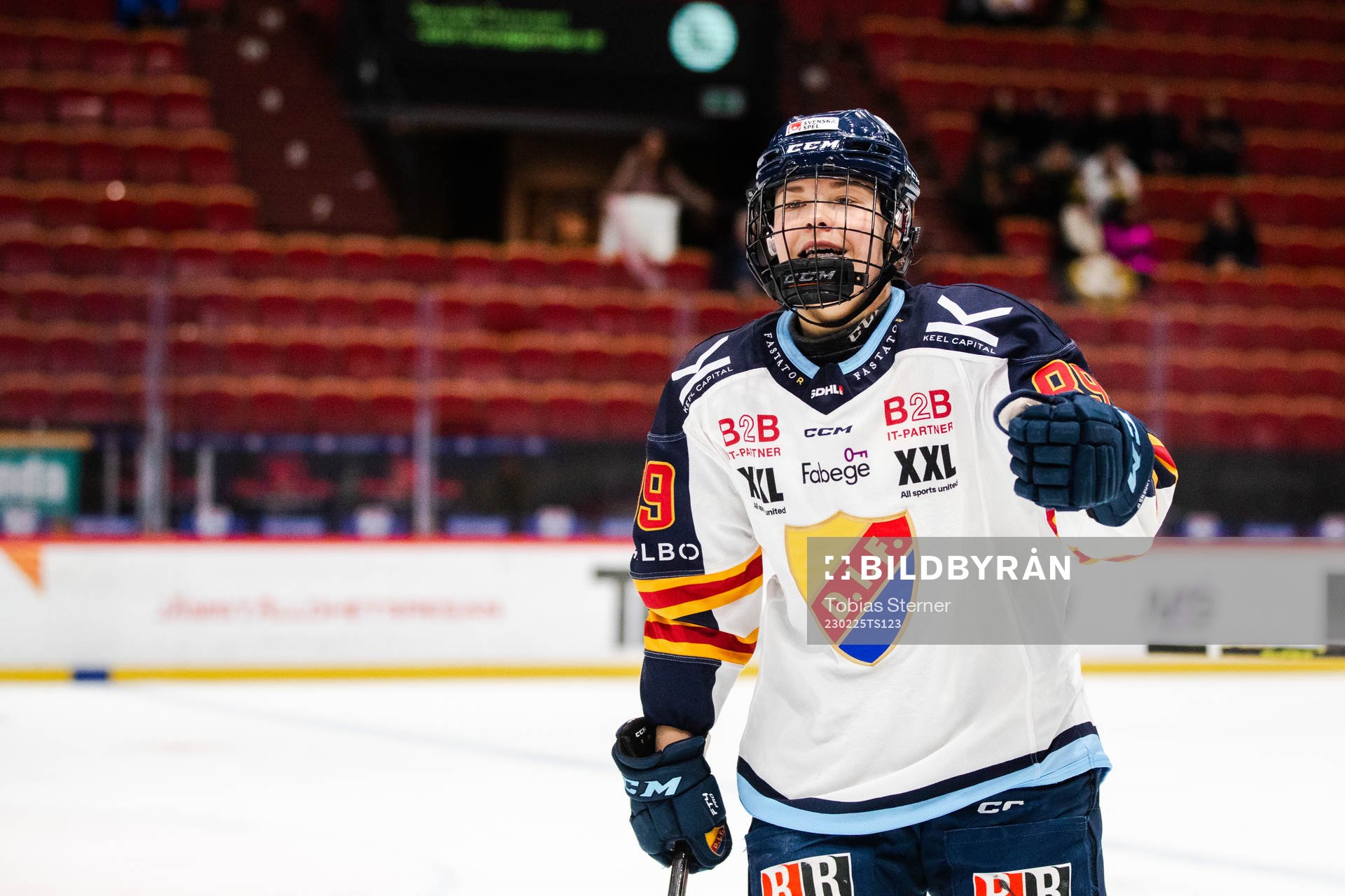 Djurgårdens Nicole Hall jublar