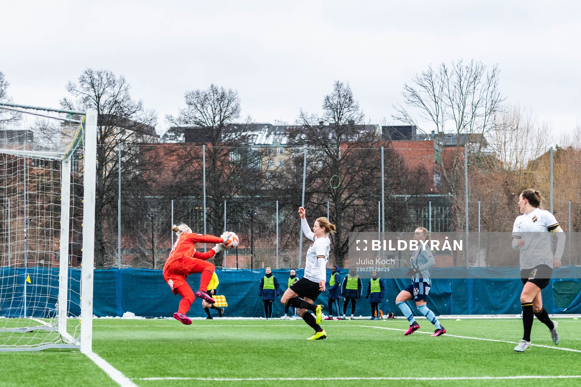 Djurgårdens Målvakt Hedvig Lindahl, AIKs Sara Nordin,