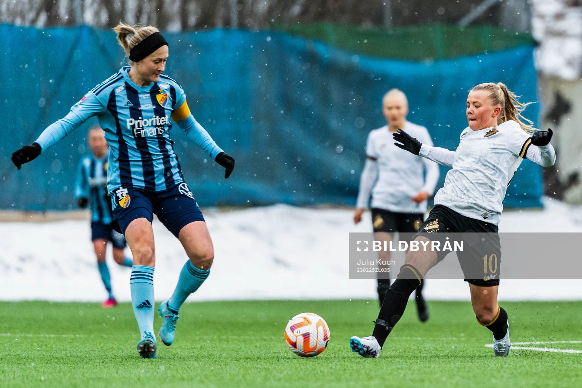 Djurgårdens Sanna Kullberg och AIKs Matilda Nildén