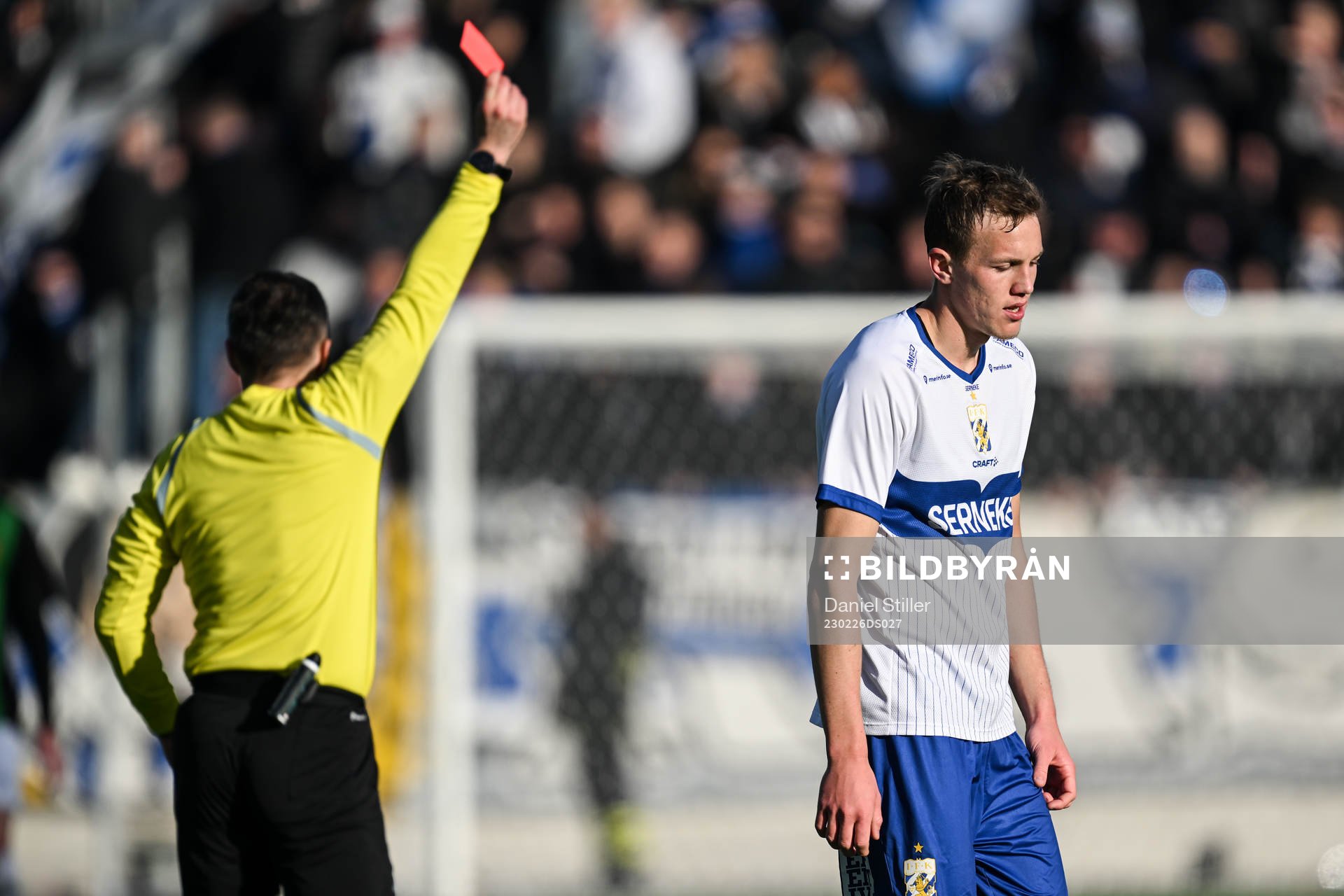 IFK Göteborgs Adam Carlén för ett rött kort