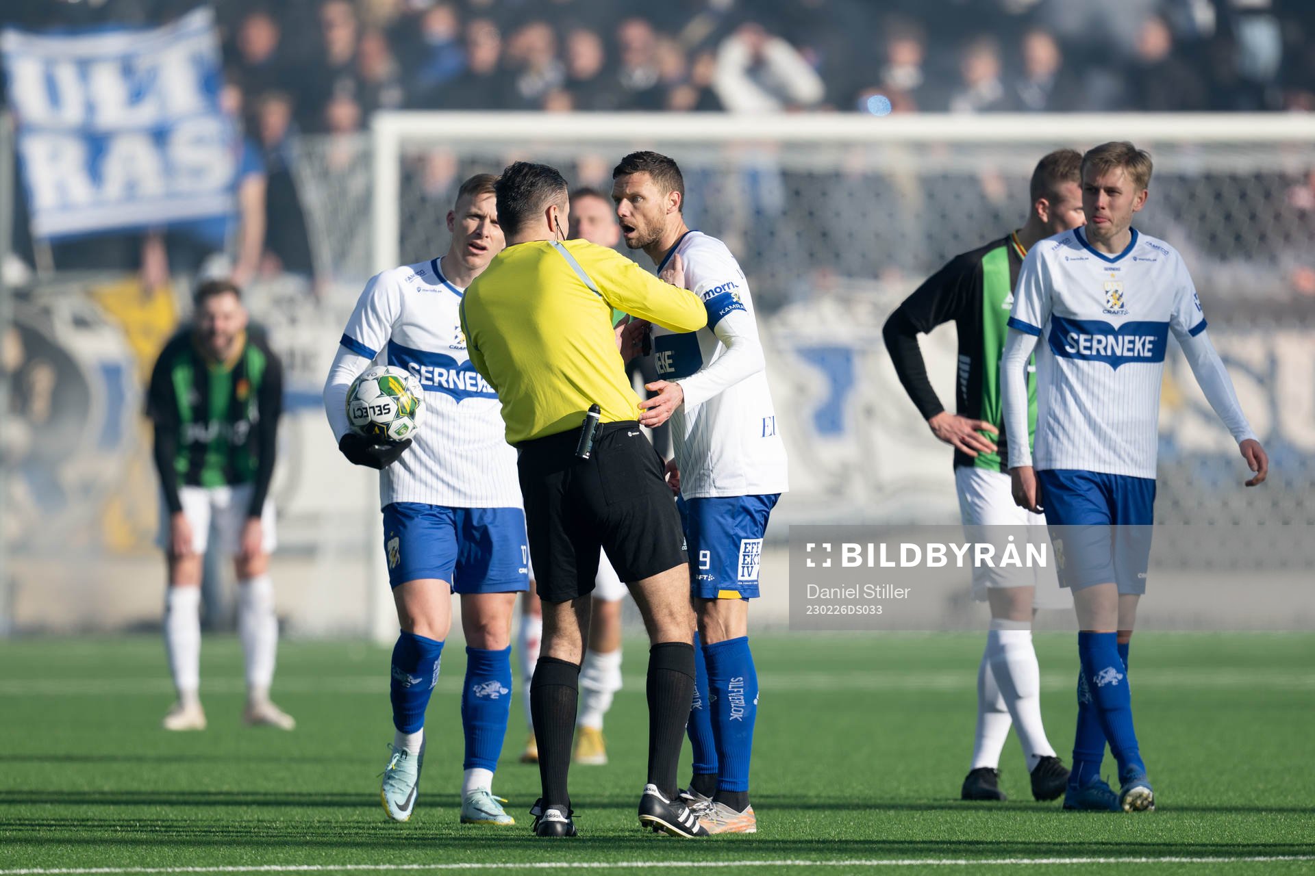 IFK Göteborgs Oscar Wendt och Marcus Berg pratar med