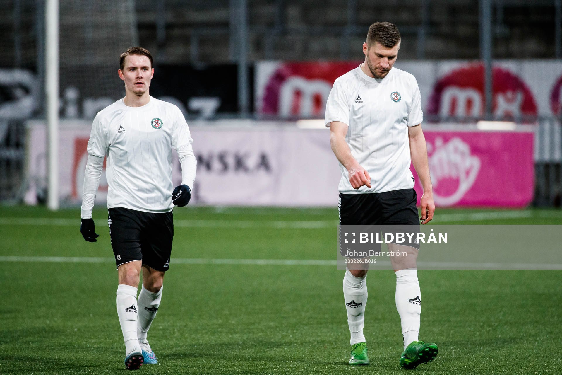 Örebros Noel Milleskog och Axel Andresson deppar