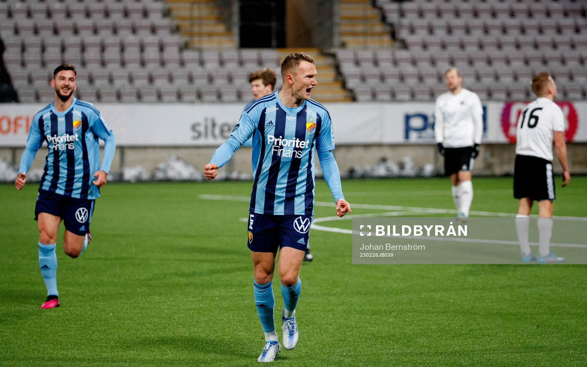 Djurgårdens Piotr Johansson gör 1-2 och jublar