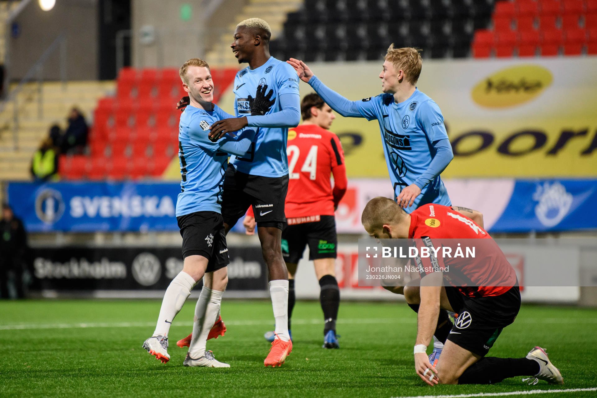 Landskronas Ousmane Diawara jublar med lagkamrater