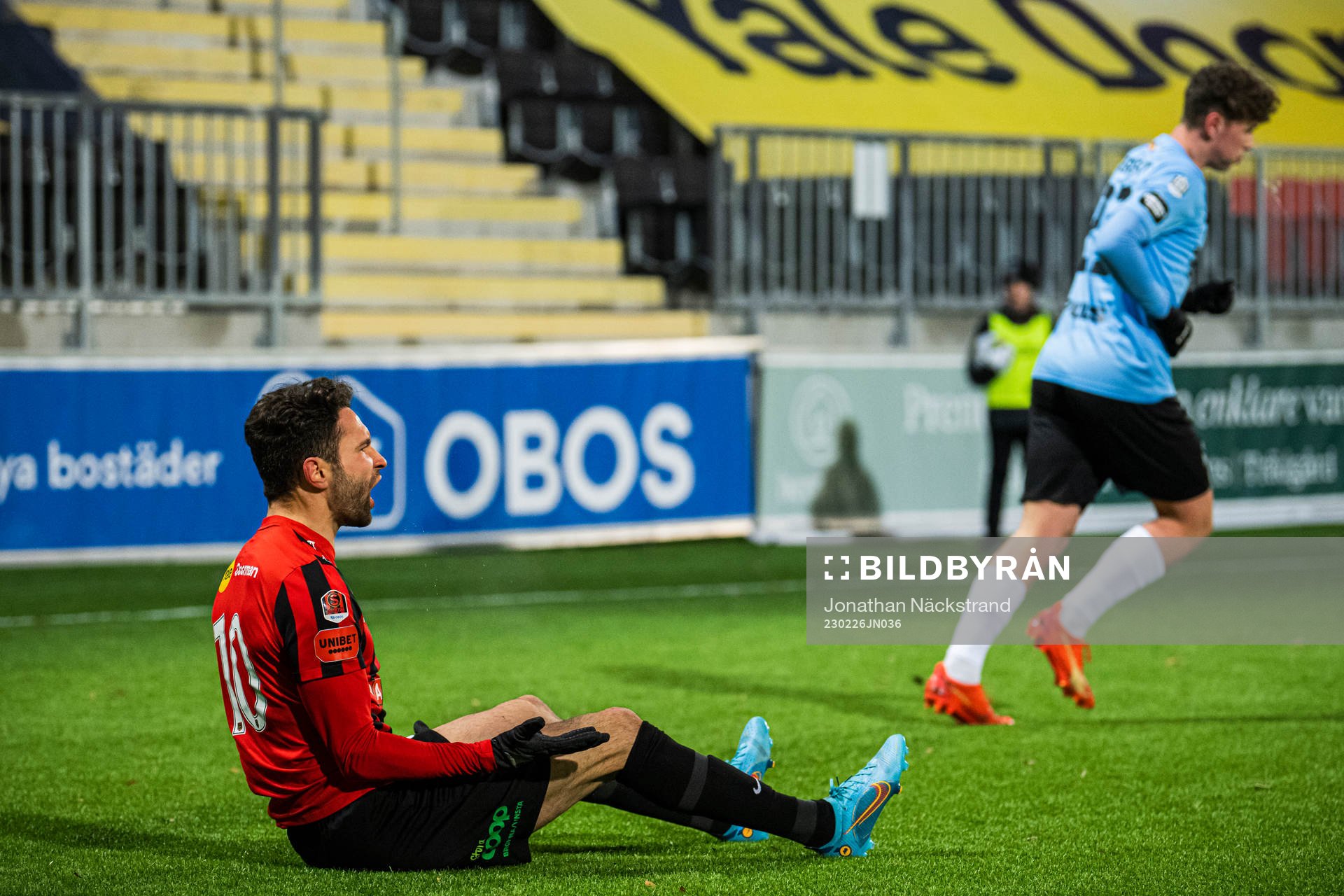 Brommapojkarnas Marijan Cosic reagerar