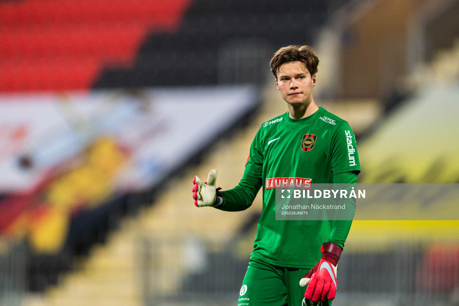 Brommapojkarnas målvakt Filip Sidklev