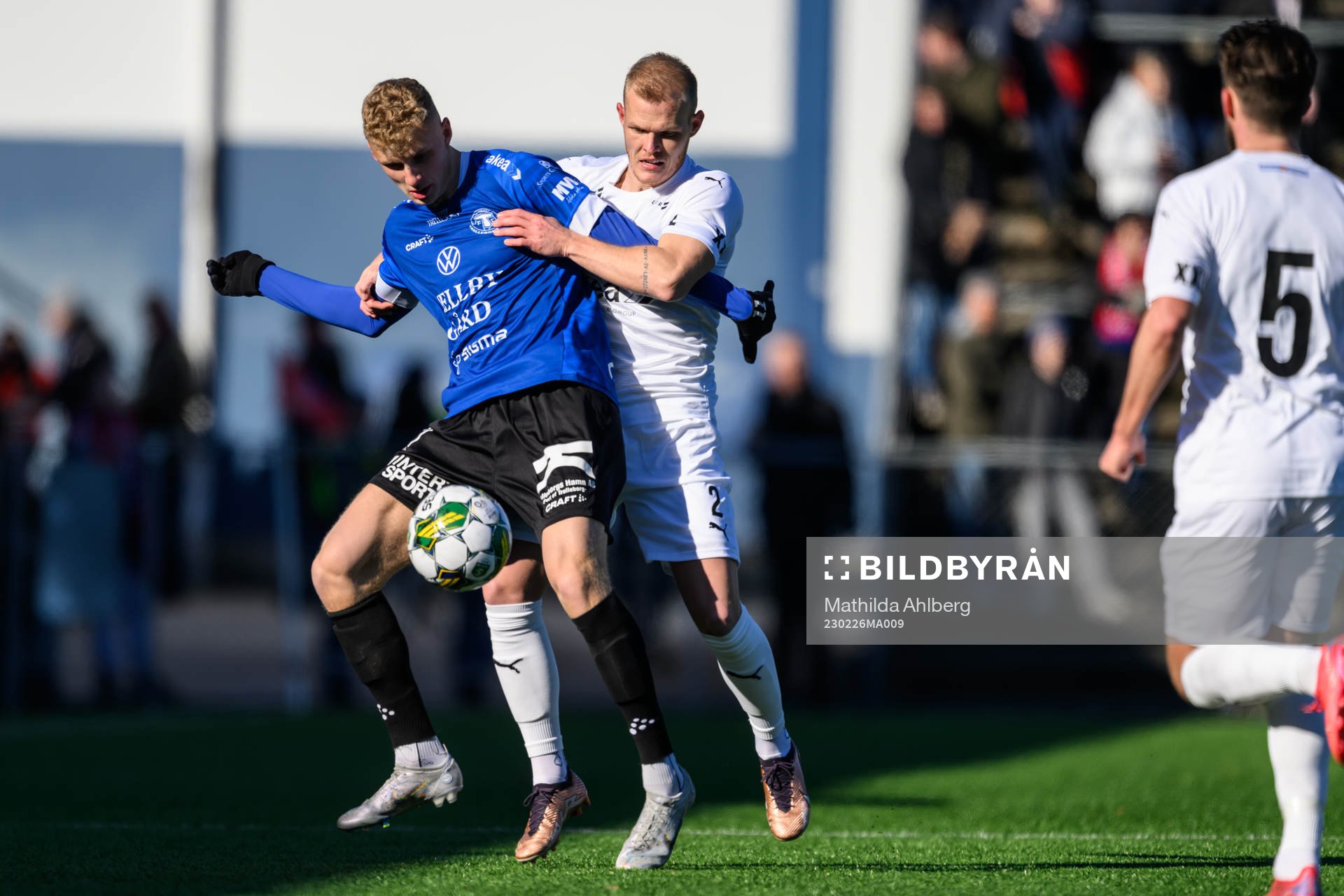 Trelleborgs Liam Olausson och Helsingborgs Philip Rejnhold