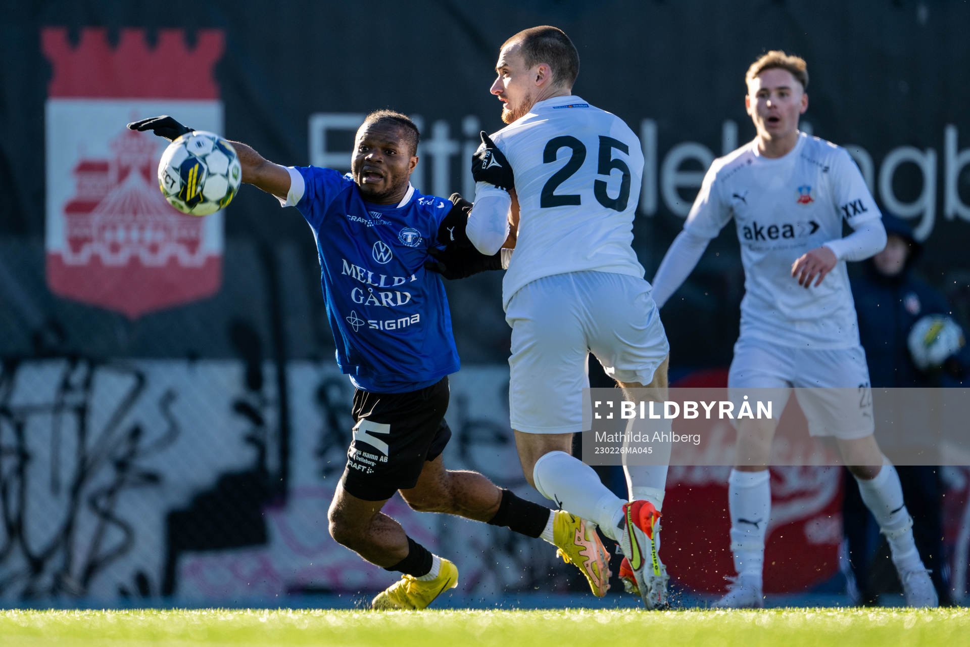 Trelleborgs Henry Offia och Helsingborgs Adam Hellborg