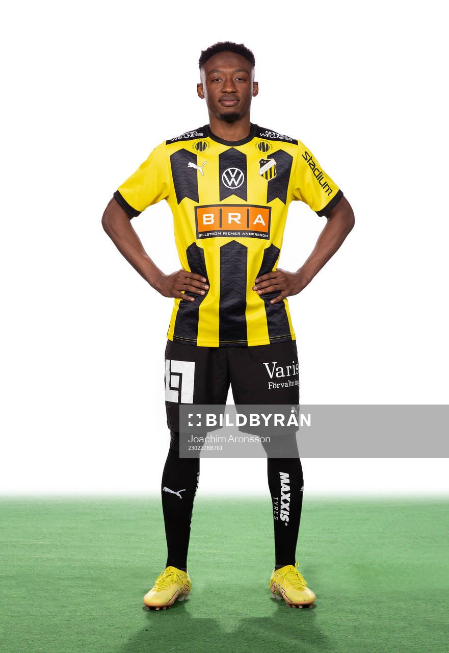 Häckens Bénie Traore poserar för ett porträtt den 27 februari 2023 i Göteborg.