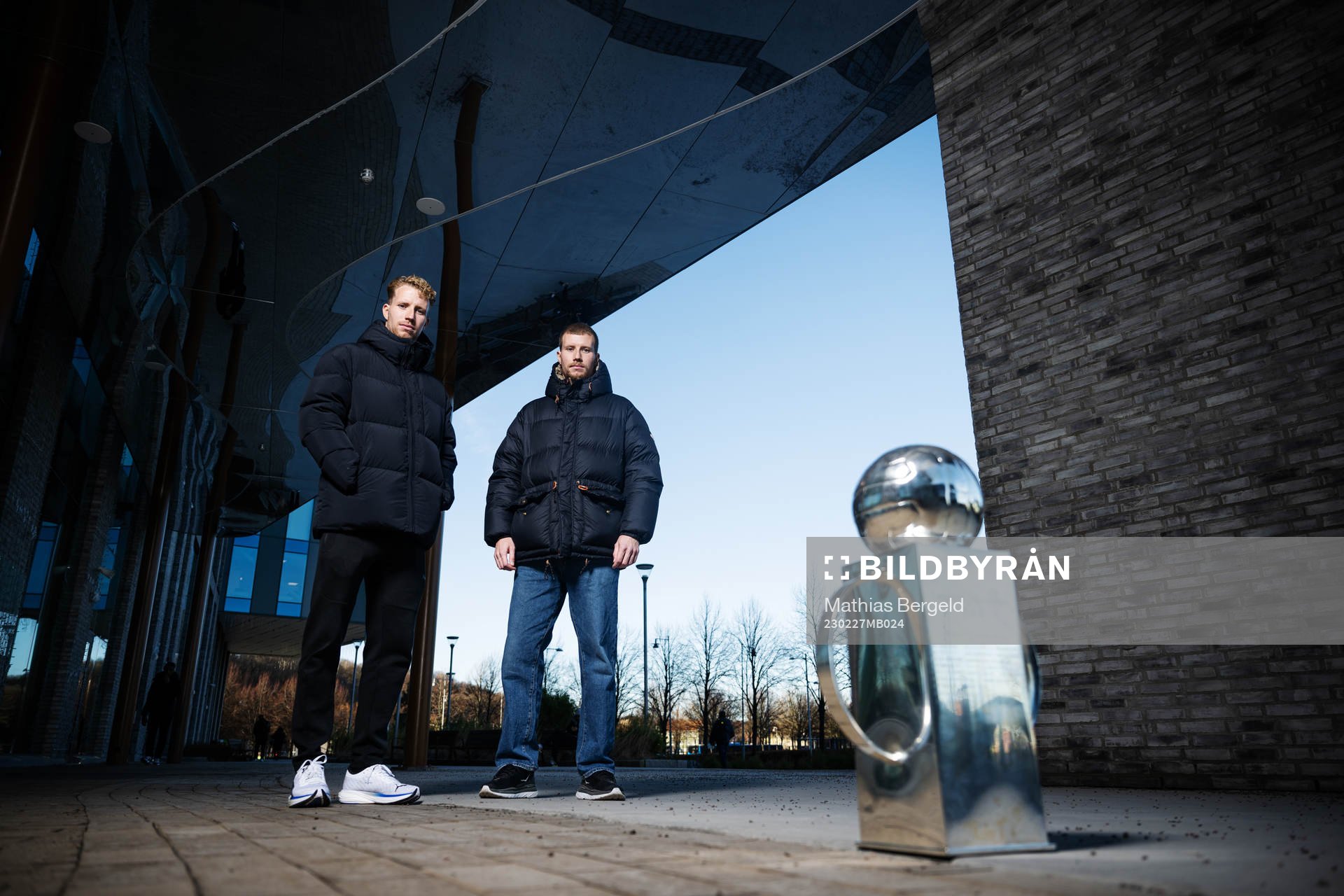 Samuel Gustafson och Simon Gustafson med Lennart Johanssons