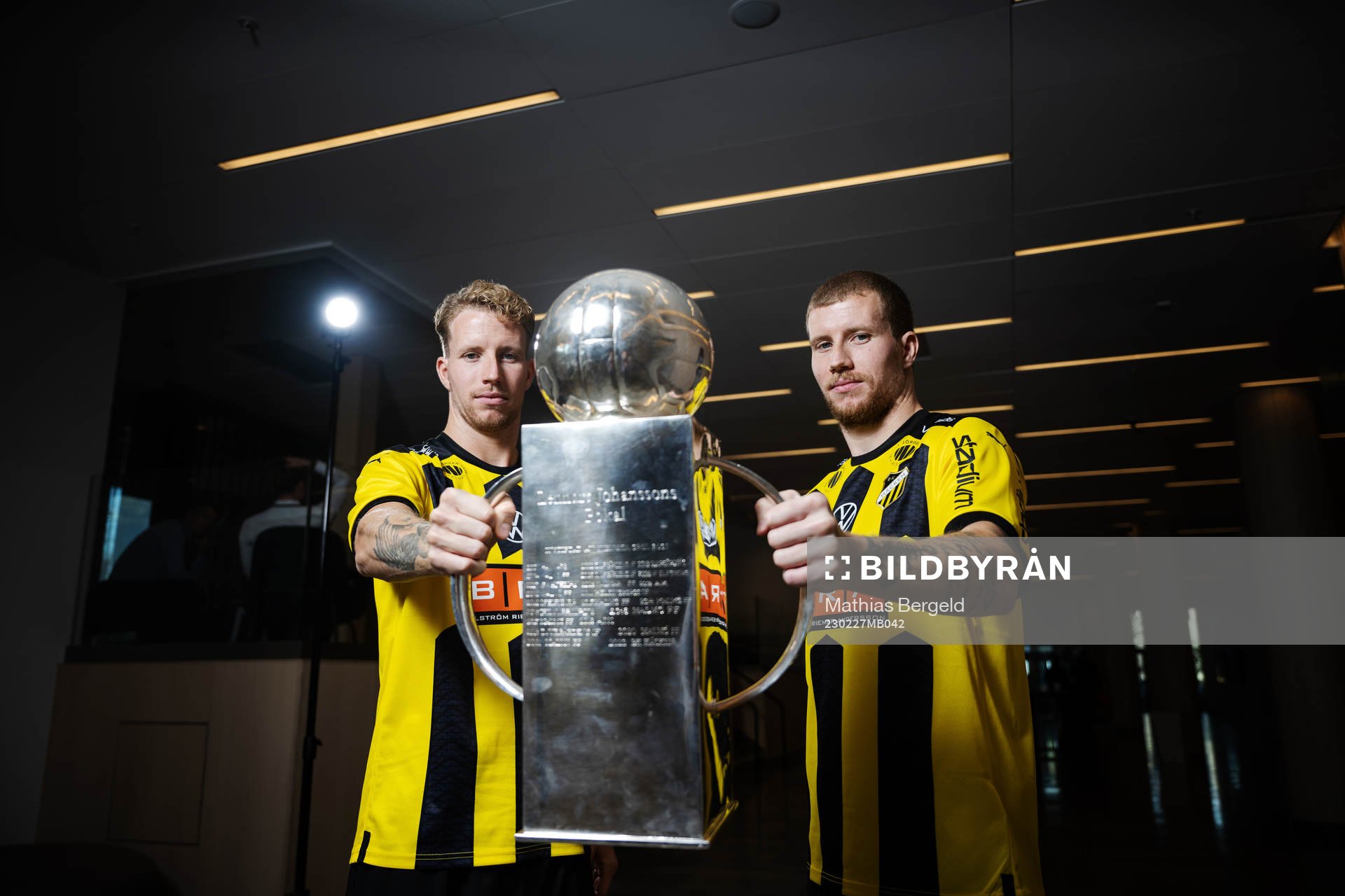 Samuel Gustafson och Simon Gustafson med Lennart Johanssons