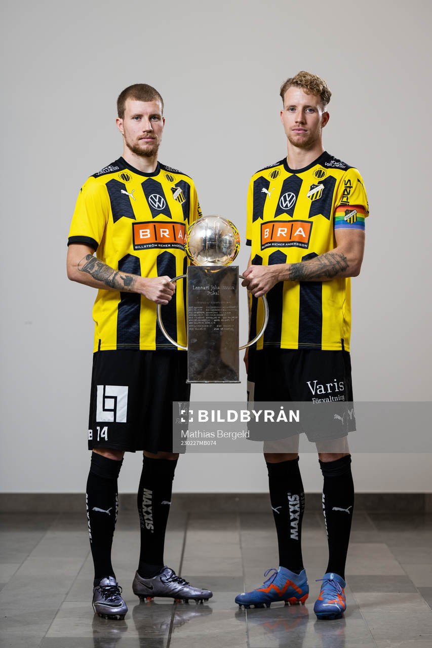 Simon Gustafson och Samuel Gustafson med Lennart Johanssons