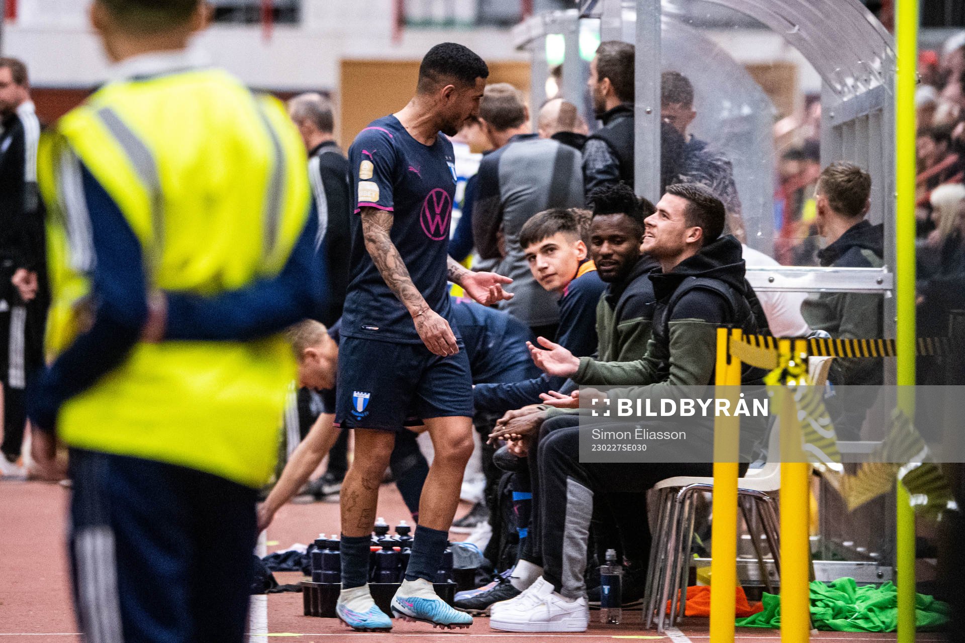 Malmö FFs Sergio Pena lämnar planen