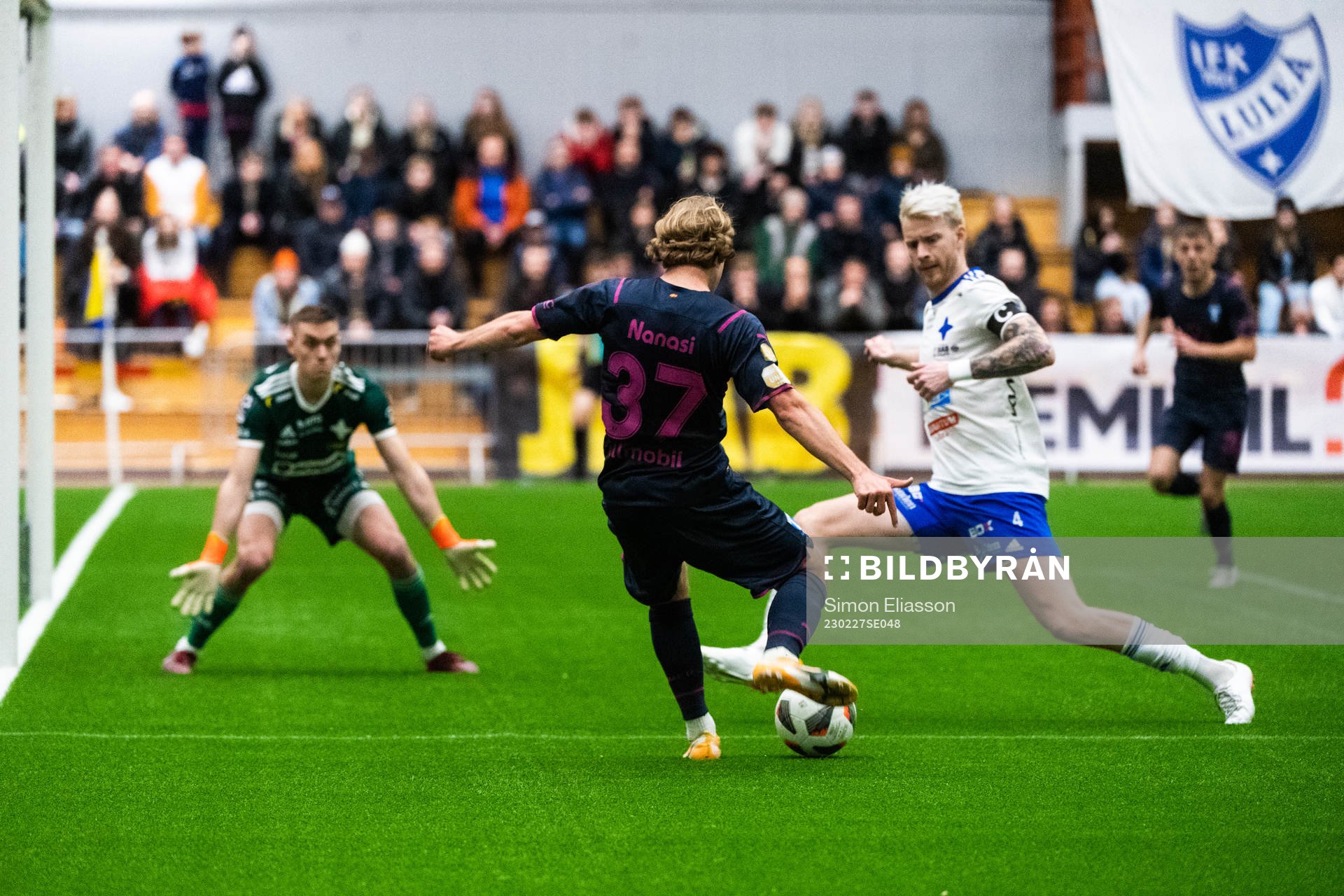 Malmö FFs Sebastian Nanasi och IFK Luleås William Olausson