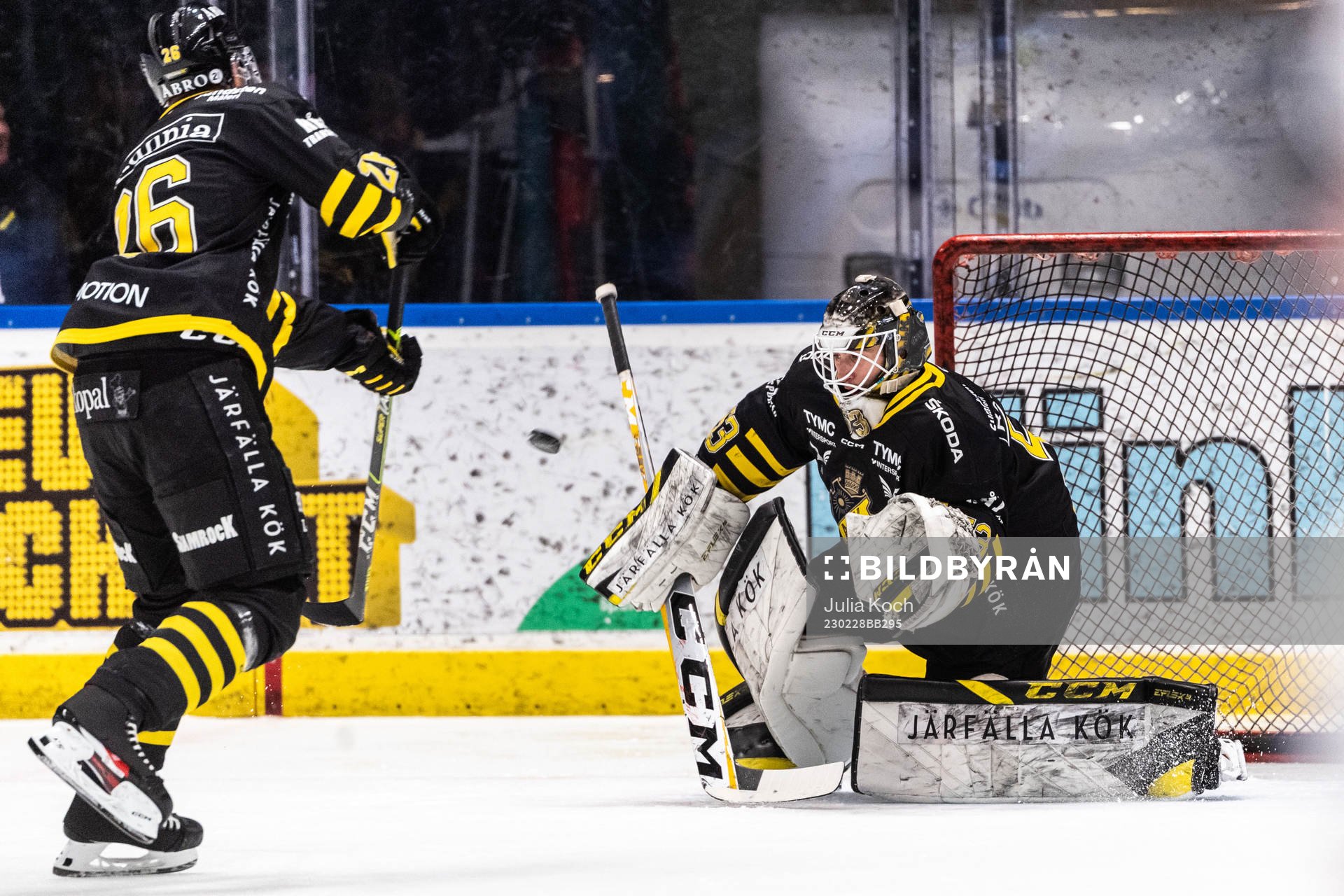 AIKs Oscar Nord och målvakt Claes Endre