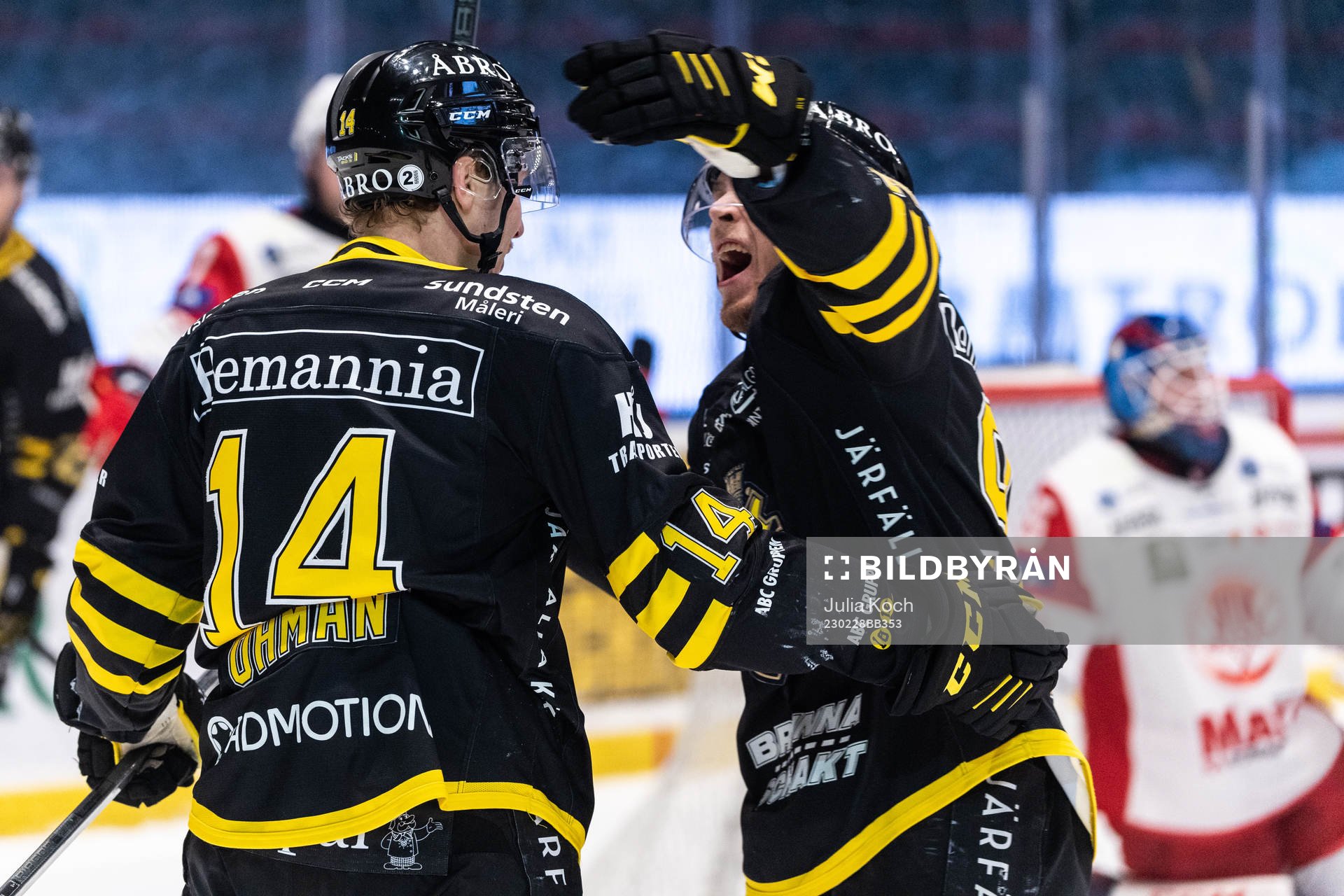 AIKs Oscar Öhman jublar med Zion Nybeck