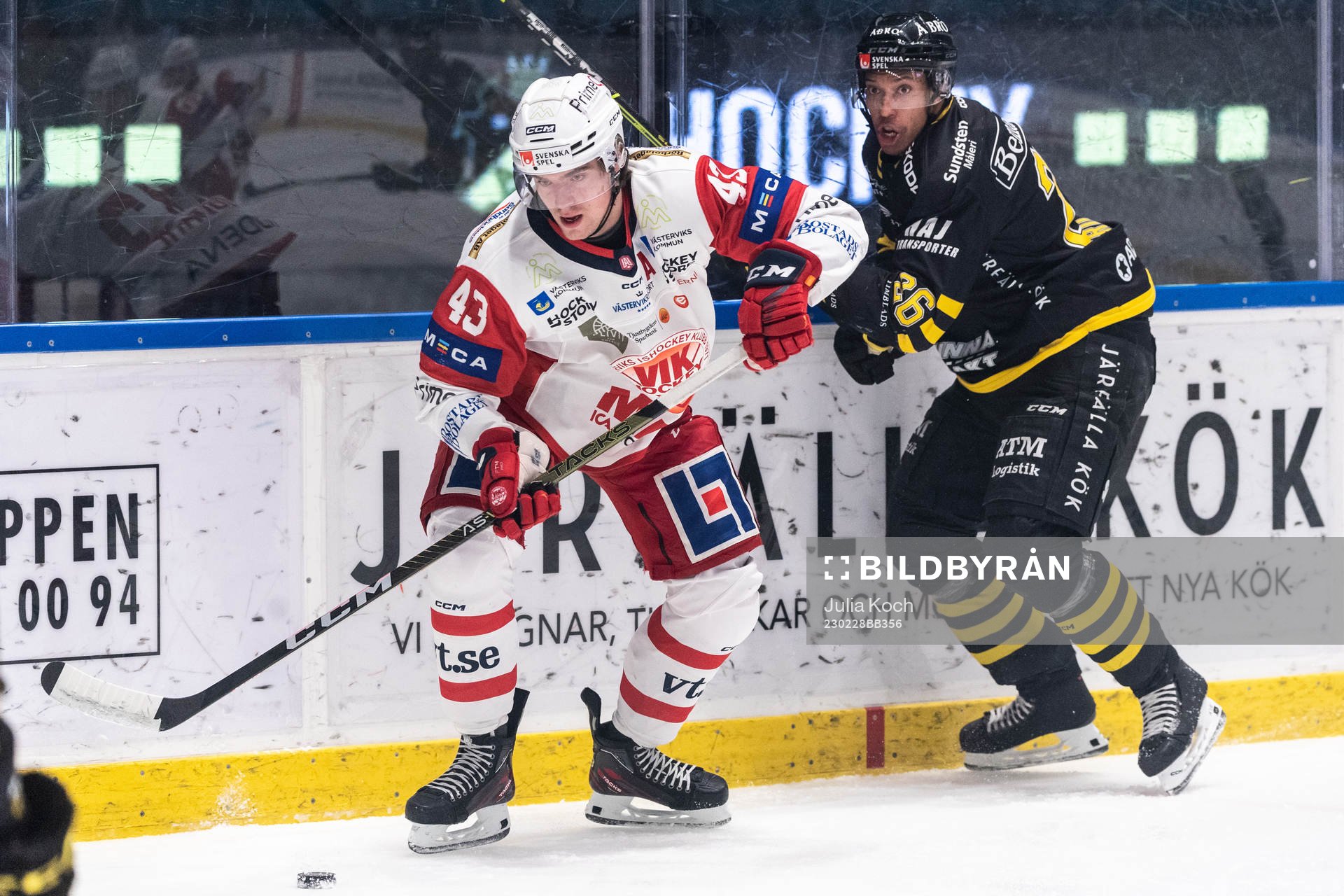 Västerviks Max Krogdahl och AIKs Oscar Nord