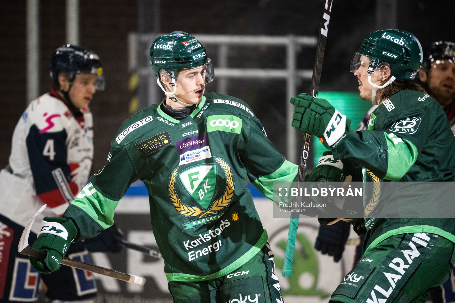 Färjestads Lucas Forsell jublar med Joakim Nygård