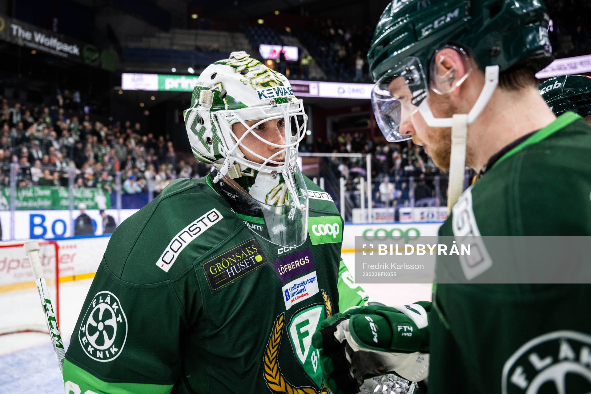 Färjestads målvakt Matthew Tomkins och Marcus Westfält