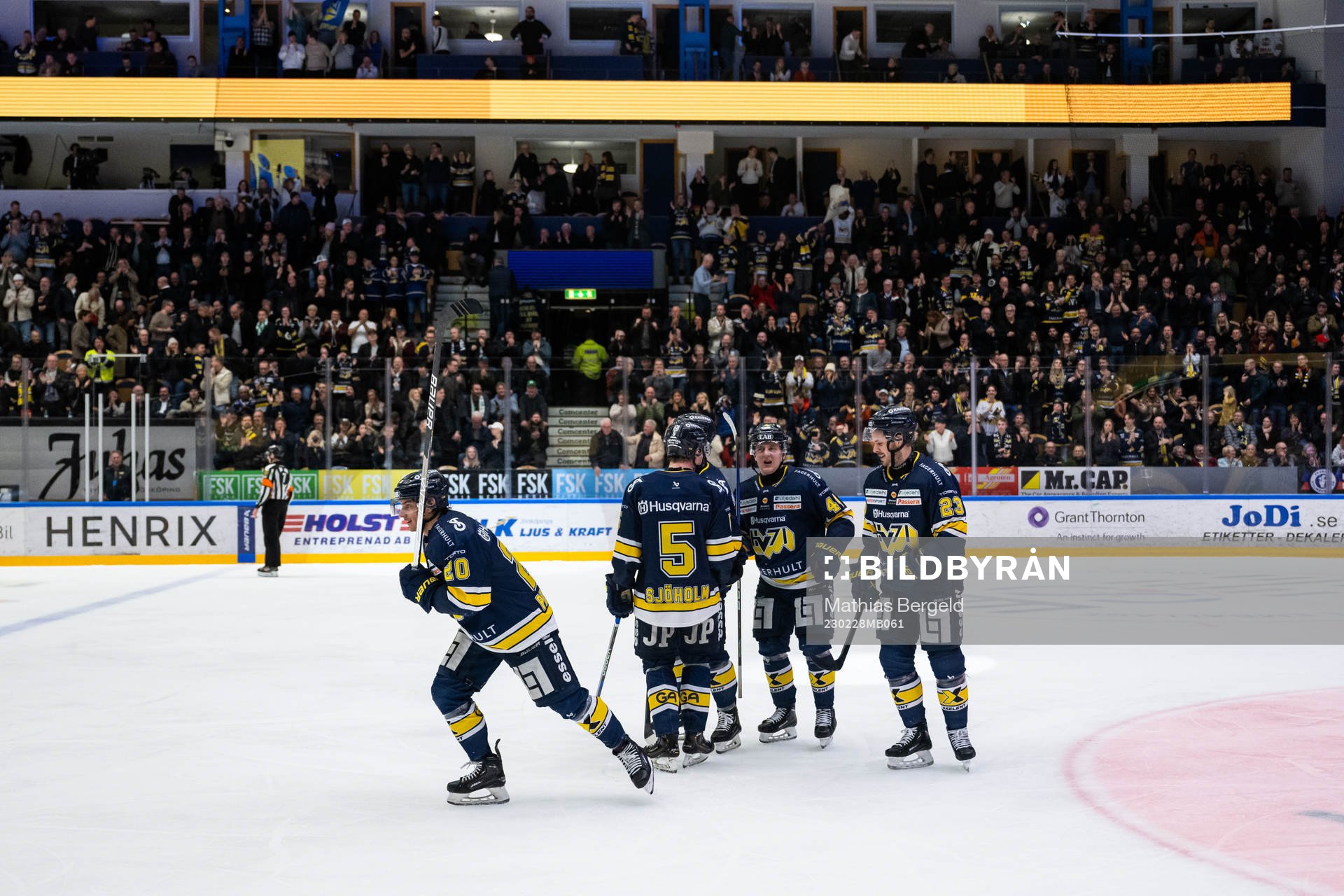 HV71s André Petersson, Victor Sjöholm, Emil Andrae och