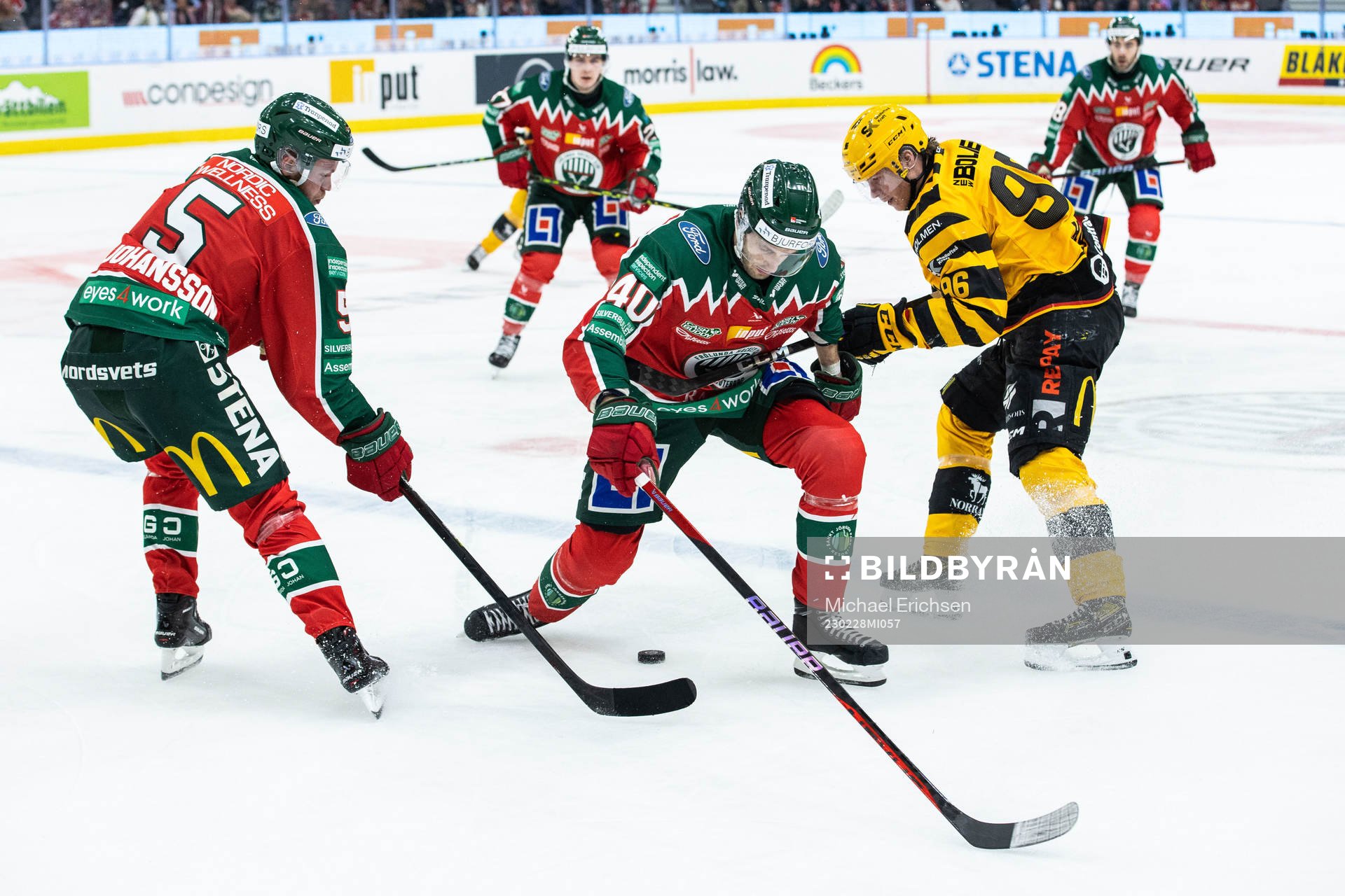 Frölundas Filip Johansson och Petteri Lindbohm mot
