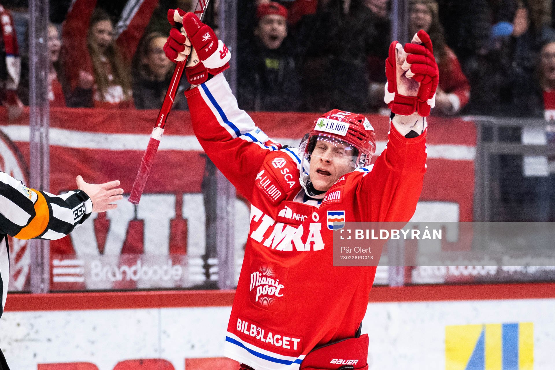 Timrås Olli Palola jublar