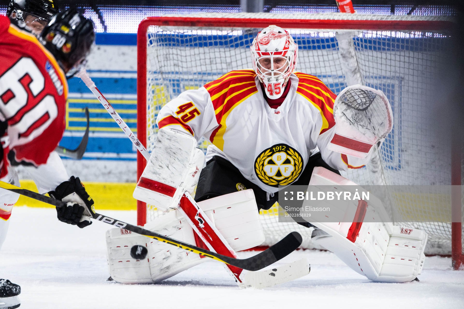 Brynäs målvakt Jussi Olkinuora just före Luleås 2-1