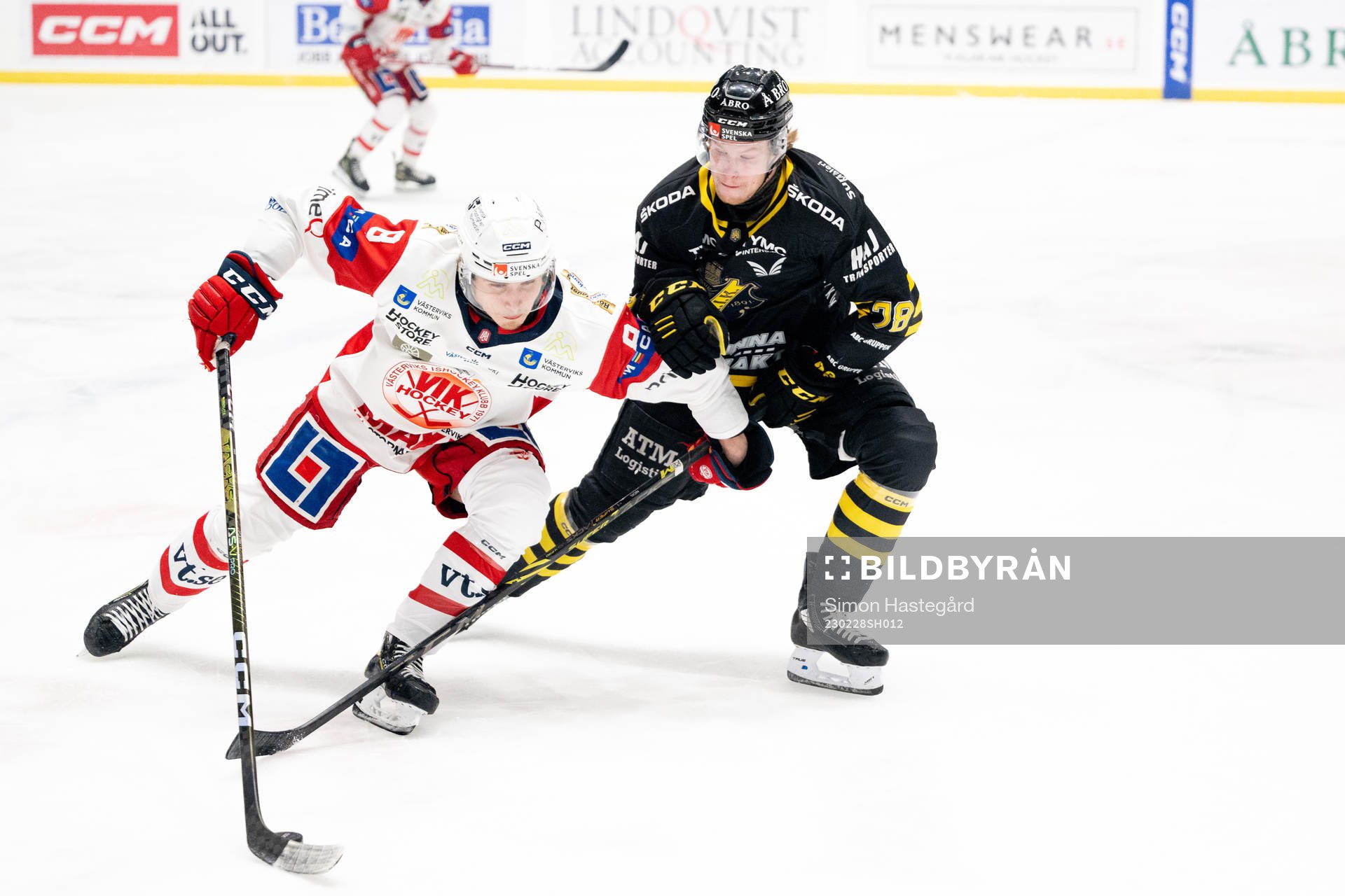 Västerviks William Wiå och AIKs Thimo Nickl