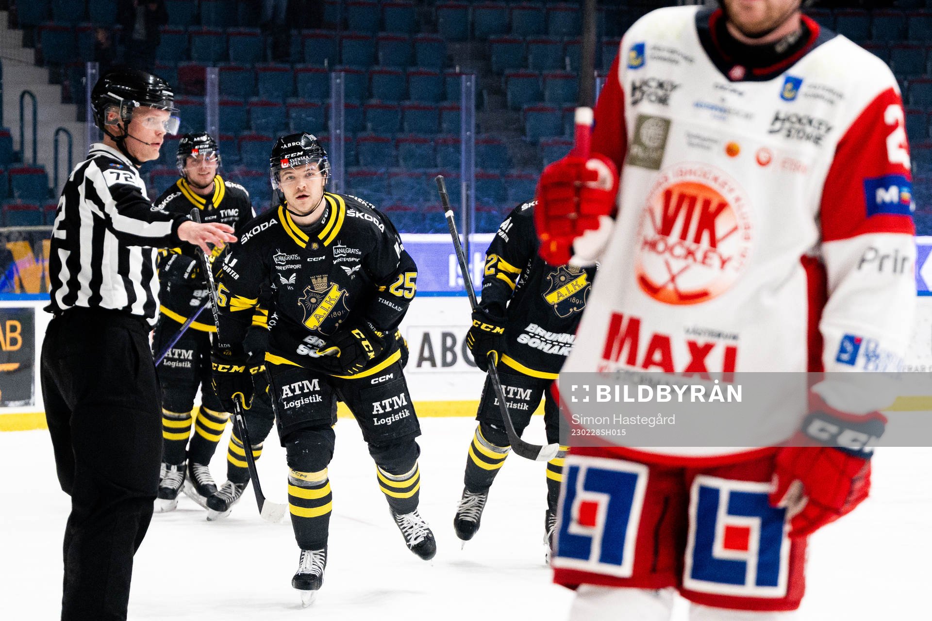 AIKs Renars Krastenbergs jublar