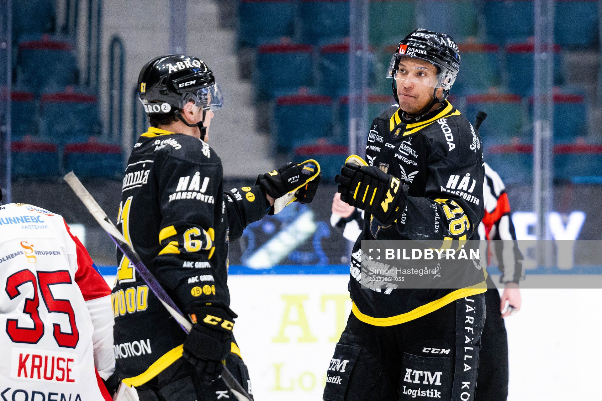AIKs Adam Rockwood och Oscar Nord jublar