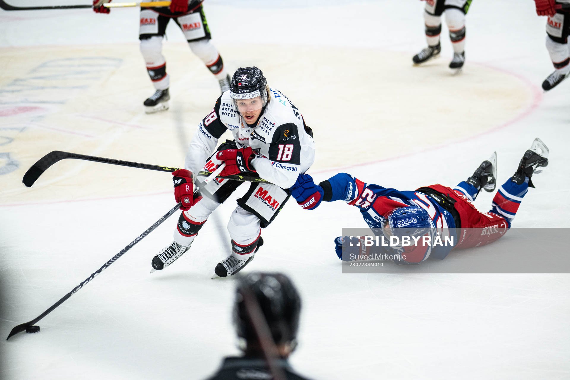 Malmö Redhawks Marcus Sylvegård och Oskarshamns Johannes