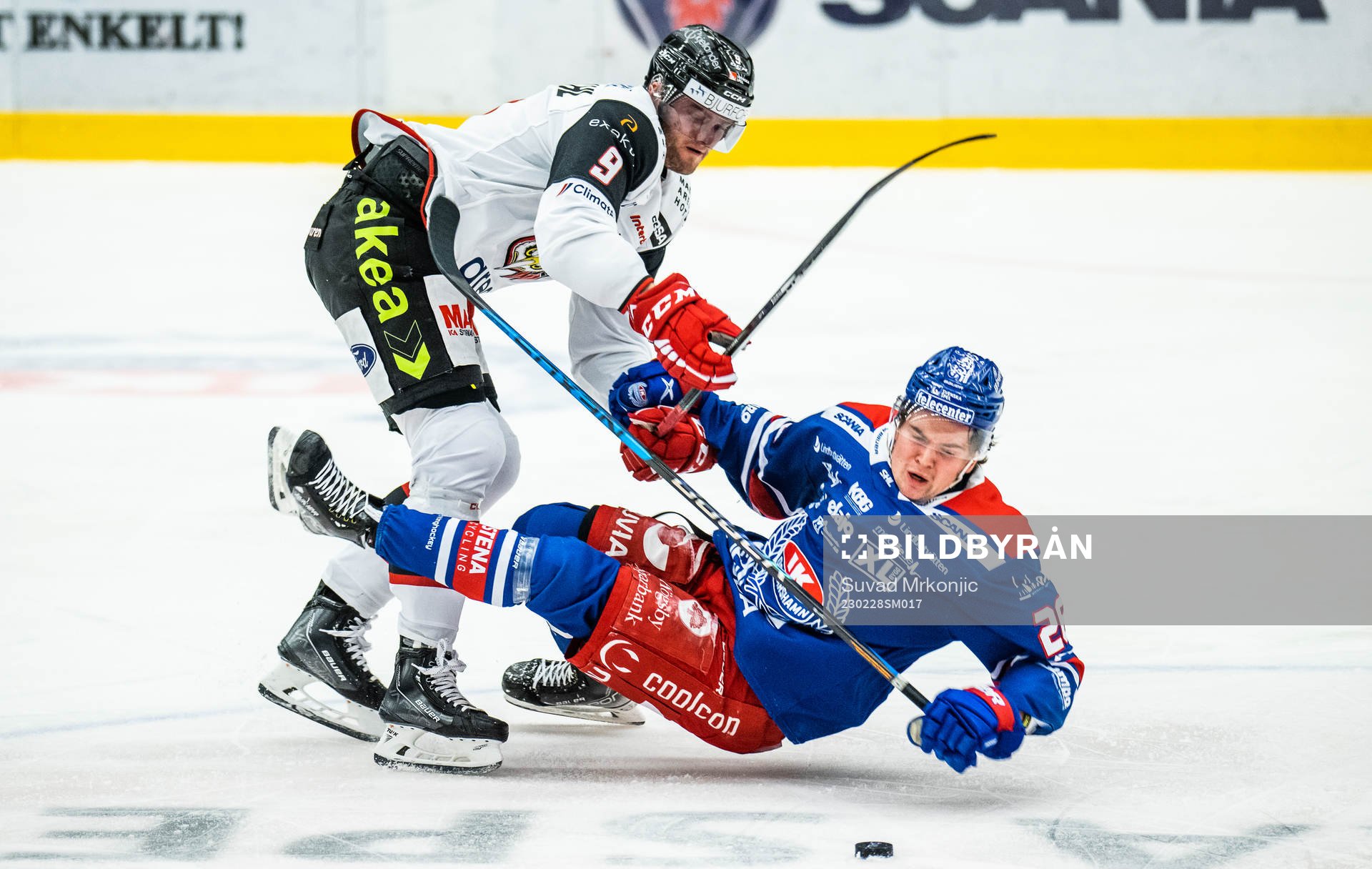 Malmö Redhawks Kim Rosdahl och Oskarshamns Lukas Pilö
