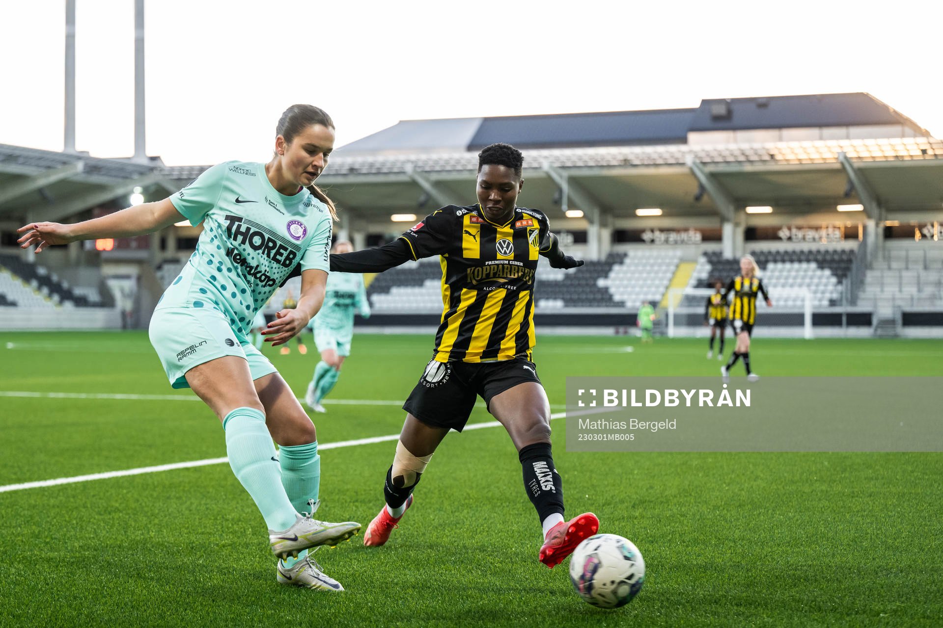 Jitex Synne Vatshelle Raa och Häckens Aisha Masaka