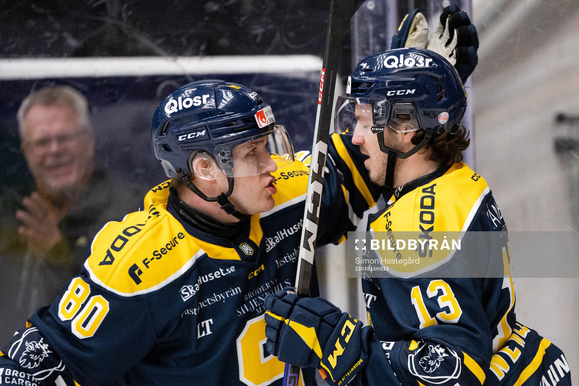 Södertäljes Georgs Golovkovs och Patrick Newell jublar