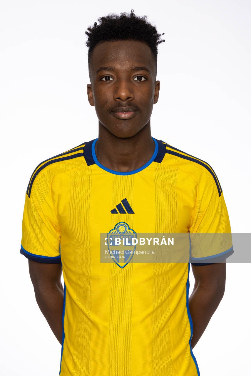 Zakariya Enow