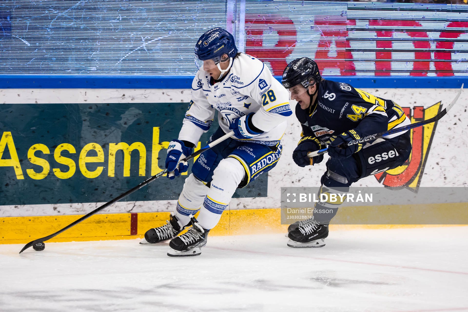 Leksands Justin Glenn Kloos och HV71s Emil Andrae