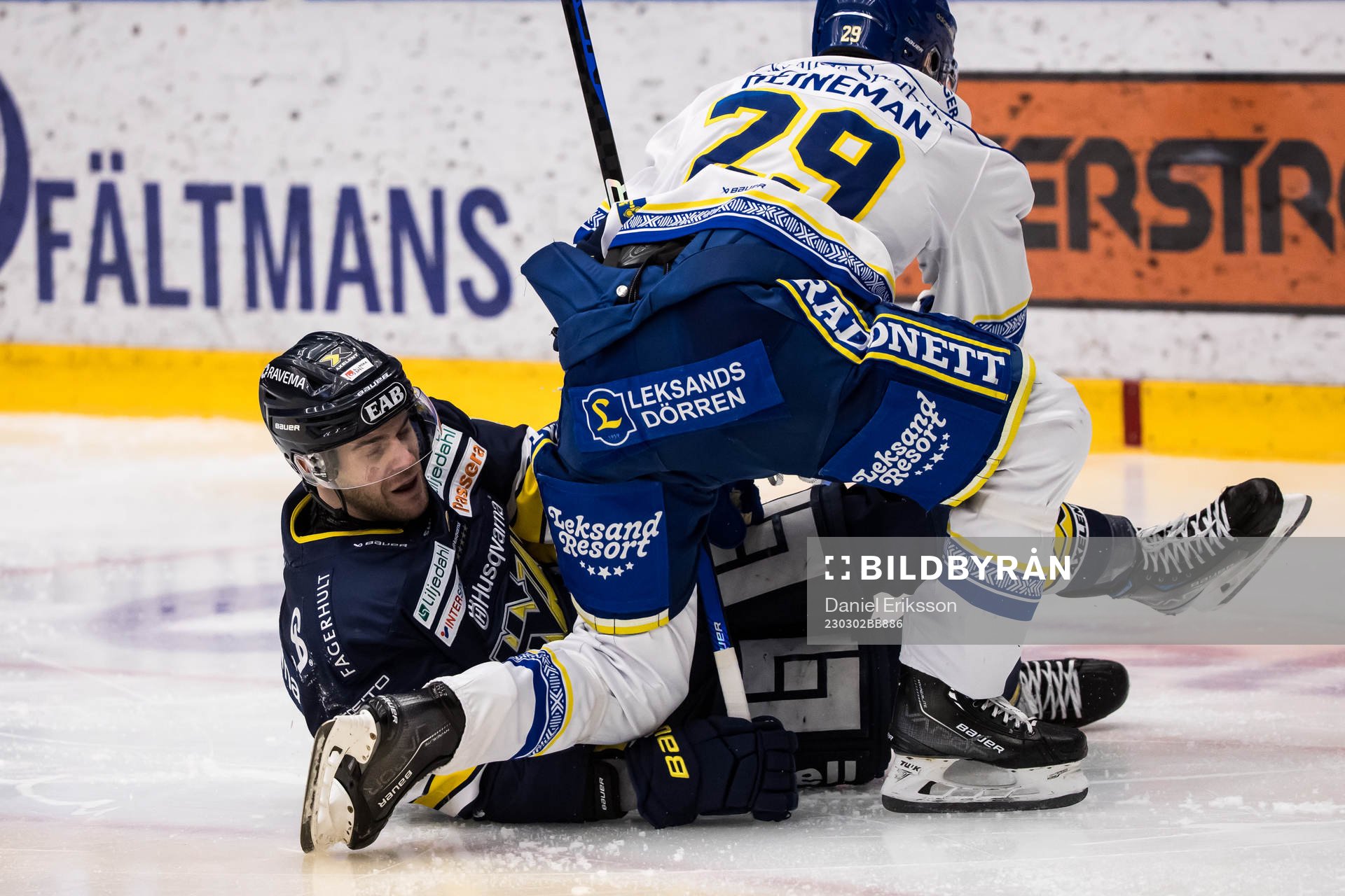 HV71s Tyler Vesel och Leksands Emil Heineman