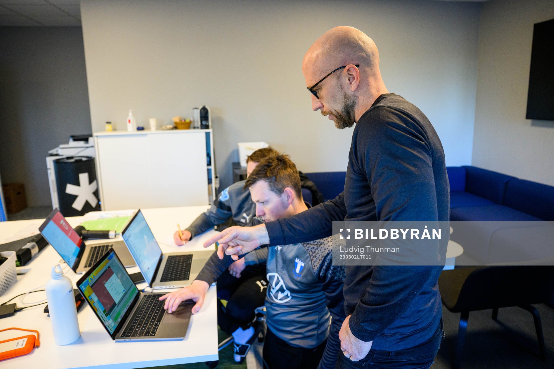 Analytiker James Slaughter och Paul Mitchell med tränare