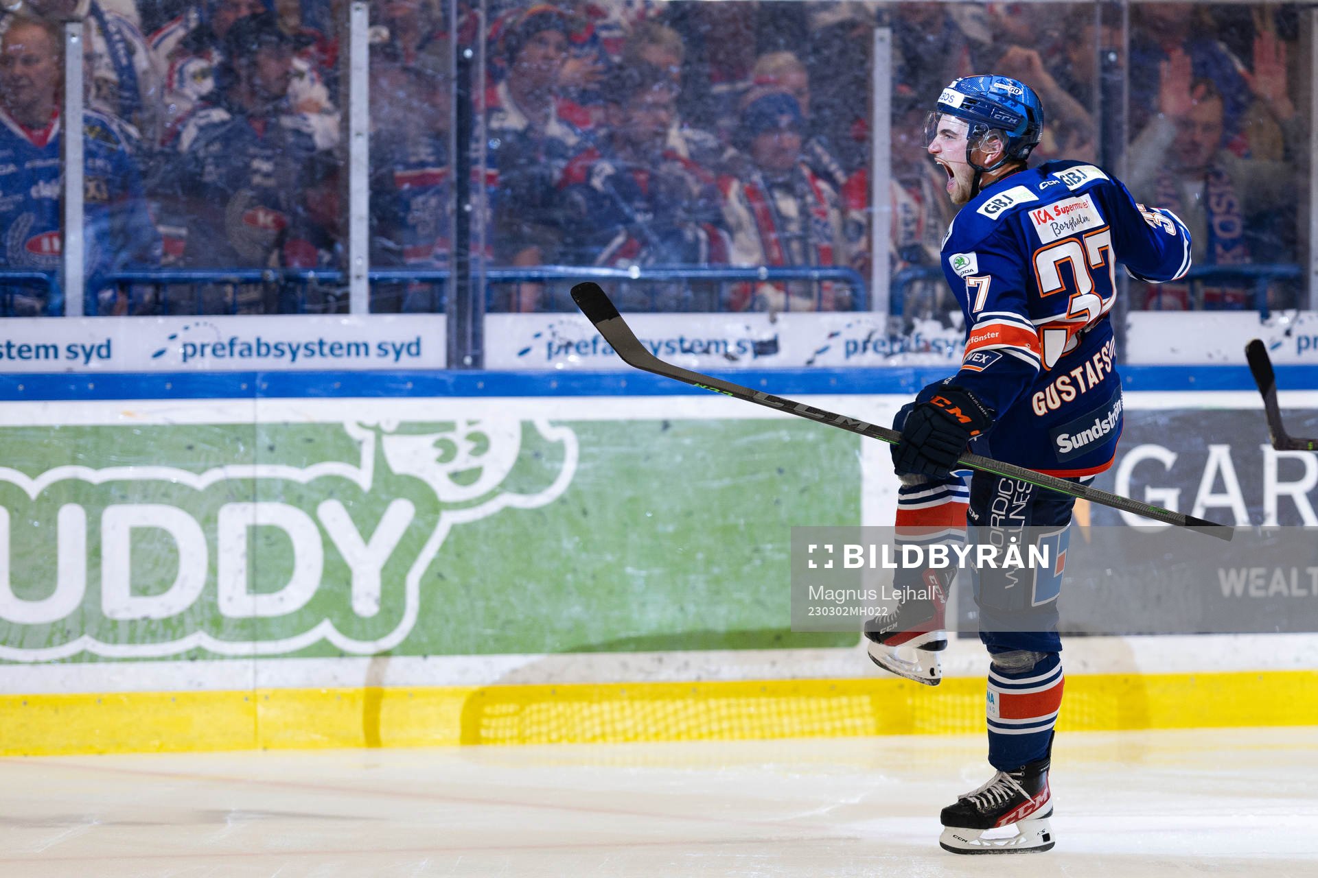 Växjös Glenn Gustafsson jublar
