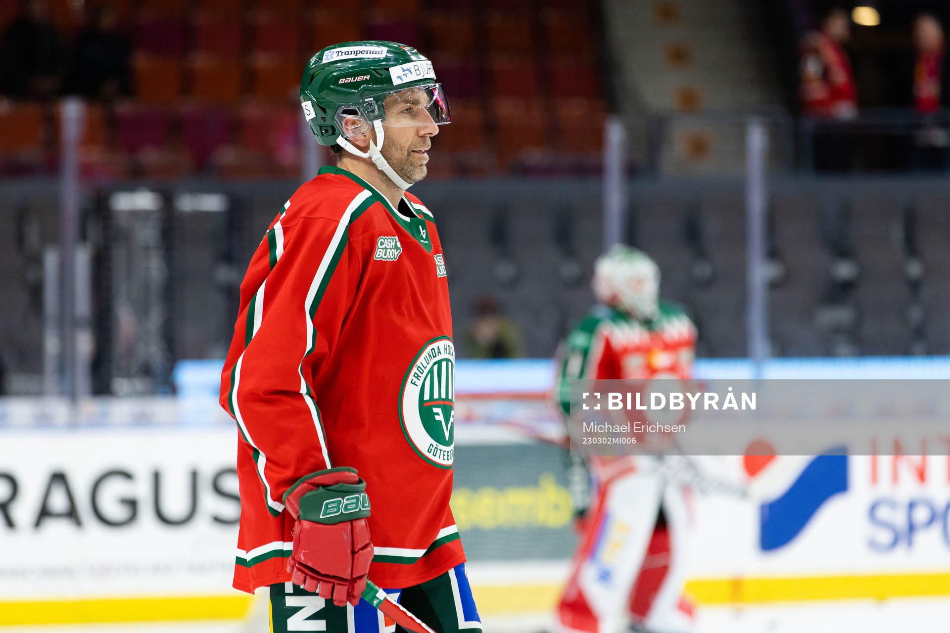 Frölundas Joel Lundqvist innan ishockeymatchen i SHL